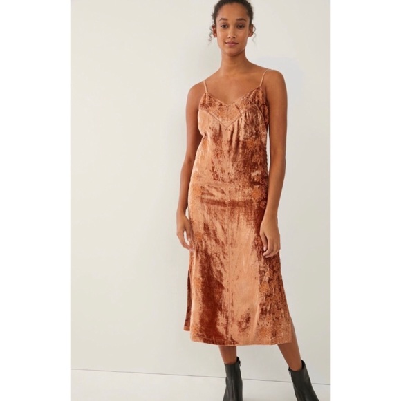 Anthropologie Lucie Embroidered Slip Velvet Dress NWOT New 2 - Picture 4 of 11